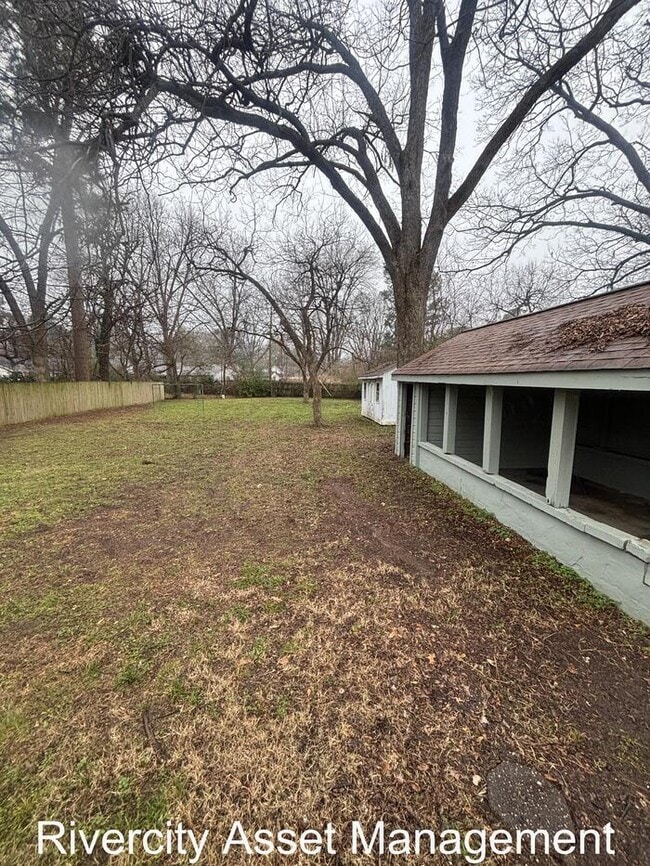 Building Photo - BERCLAIR BEAUTY!!!!!! YOU DON'T WANT TO MISS THIS ONE!!!