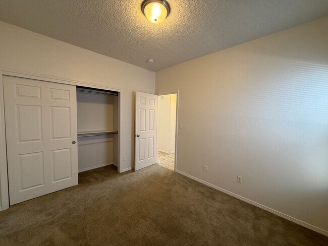 Building Photo - 3 Bedroom Single Story Home Near Unser Blvd NW & Paradise Blvd NW!