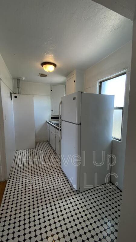 Building Photo - 318 N Euclid Ave