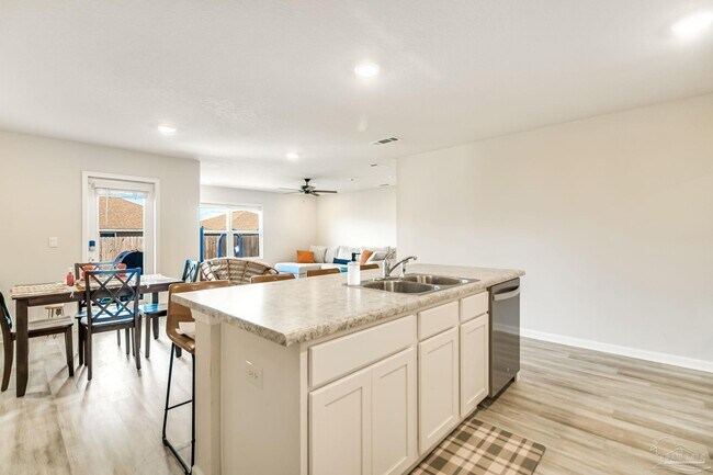Building Photo - 4385 White Birch Ct
