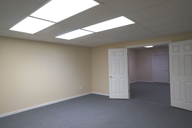 Building Photo - 8566 Huckins Dr