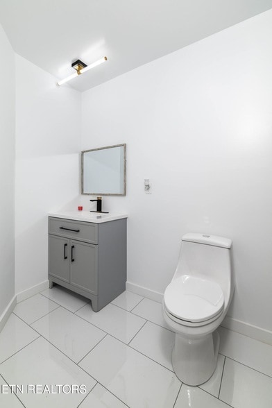 Building Photo - 3412 Ashland Ave