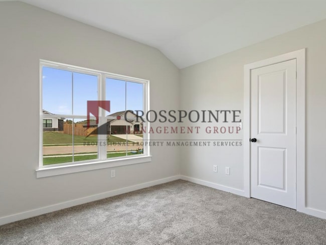 Building Photo - Beautiful and Spacious 3-Bedroom, 2-Bath Rental Home with Modern Finishes