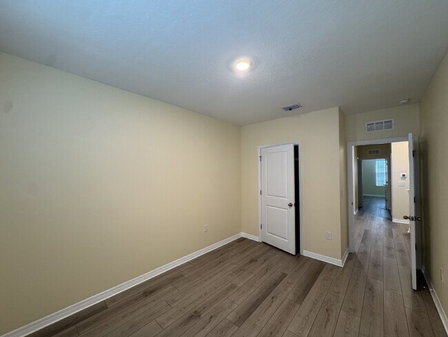 Building Photo - 32562 Canyonlands Dr