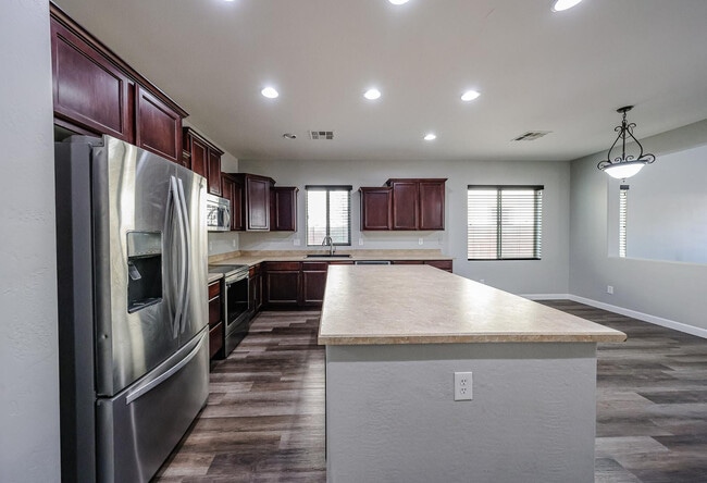 Building Photo - 16982 W Rio Vista Ln