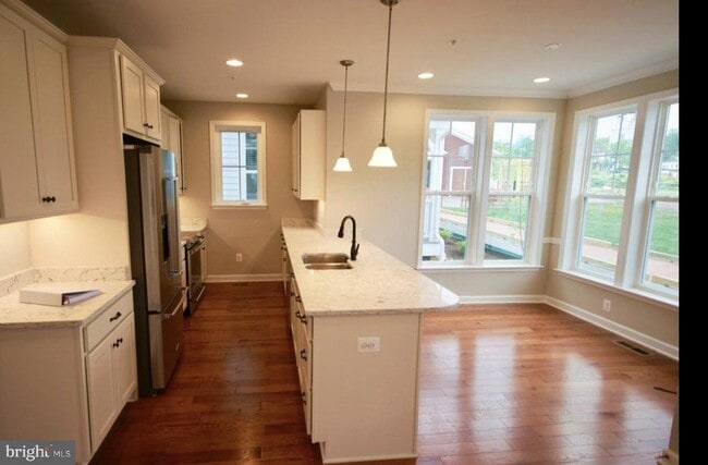 Building Photo - 1020 Railroad Ave