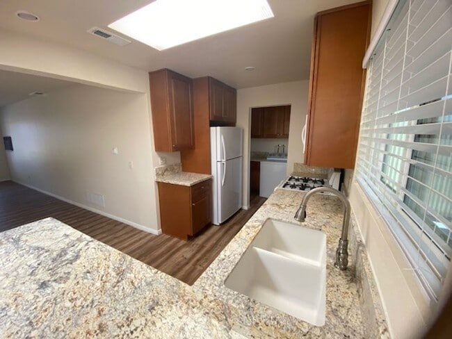 Building Photo - (55+ Community) Perfectly Located 2 Bedroom House in Oceanside Available 1st Week of June!