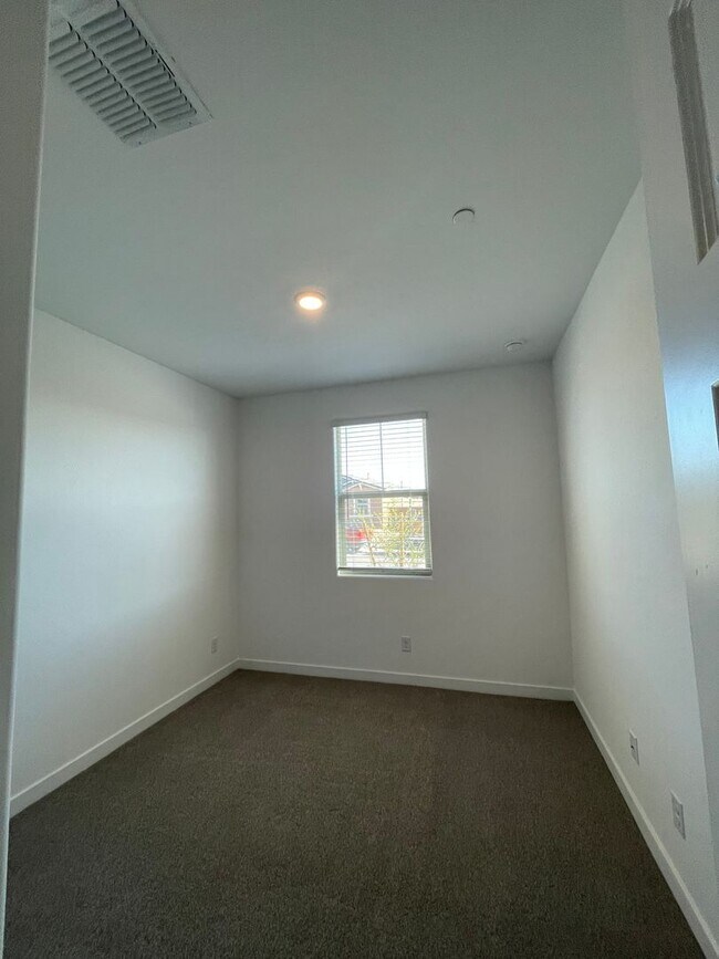 Building Photo - 12552 W Cassia Trail