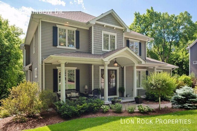 Building Photo - 3632 Rainbow Dr