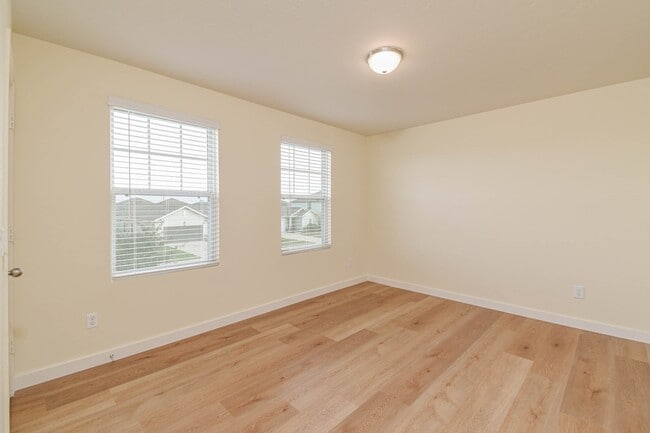 Building Photo - 1024 Water Oak Ln