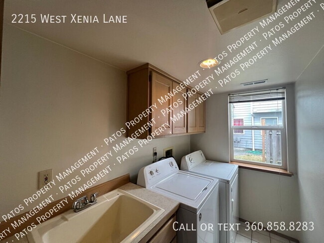 Building Photo - 2215 W Xenia Ln