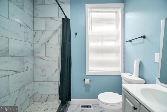 Building Photo - 2214 Wilkens Ave