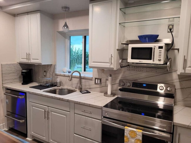 Building Photo - 903 Bahia Del Sol Dr