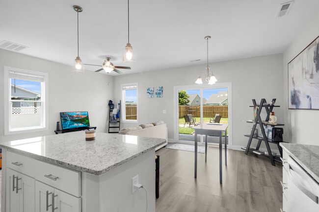 Building Photo - 139 Pasture Ln