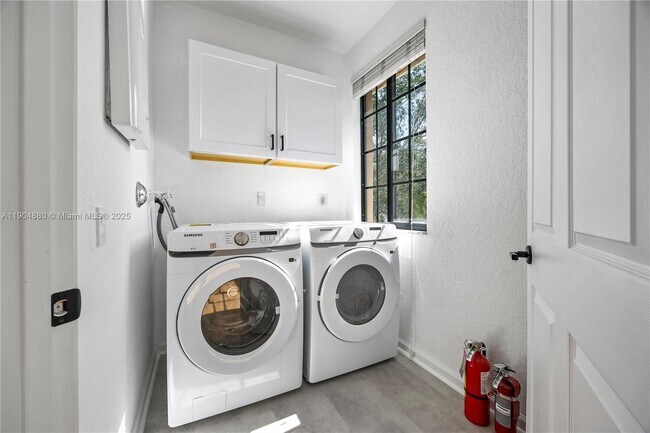 Building Photo - 2790 Center Ct Dr