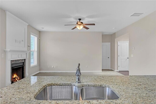 Building Photo - 568 Garden View Ct