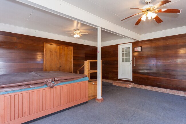 Building Photo - 3405 Melrose Dr