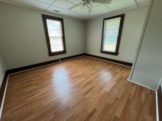 Building Photo - 3/1 House in Shannon Village $1050