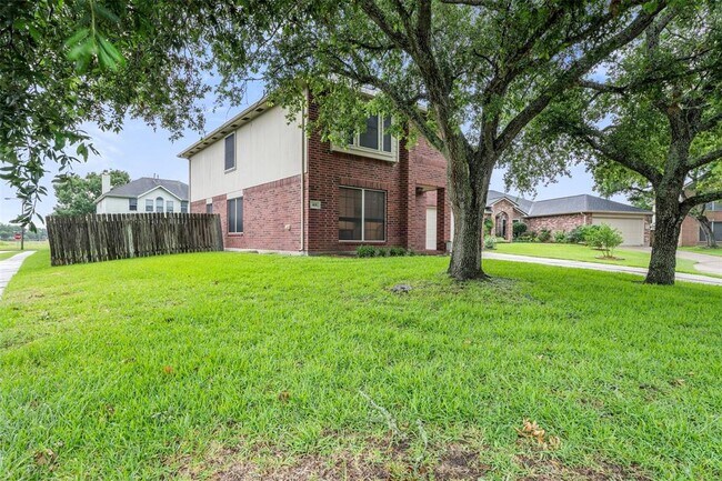 Building Photo - 401 Stockbridge Ln