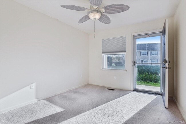 Building Photo - 37 Weatherby Ln