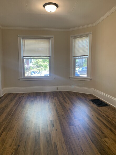 Building Photo - 1707 E Thomas Ave