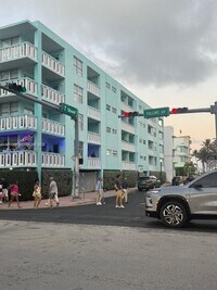 Building Photo - 701 Collins Ave