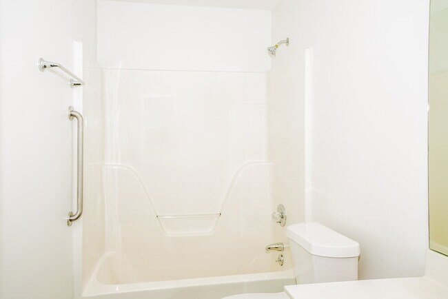 Building Photo - 3381 Chadbury Dr NW