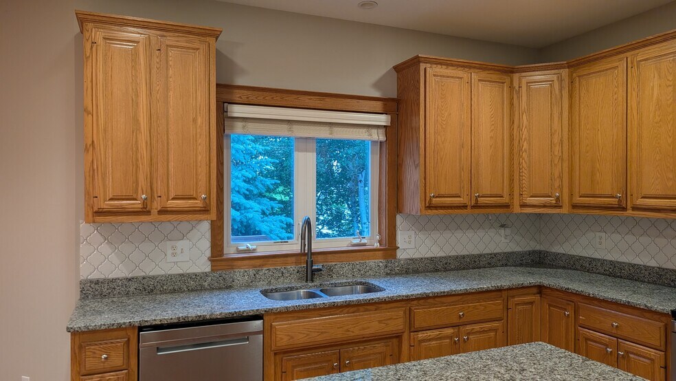 Kitchen - 2669 Kathleen Ln NE