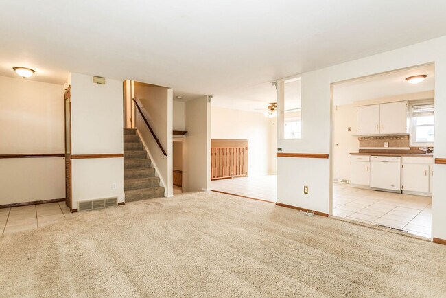 Building Photo - 7934 Davis Rd N