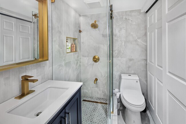 Building Photo - 395 Kingston Ct