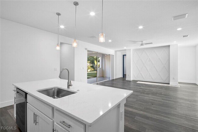 Building Photo - 2816 Barry Rd