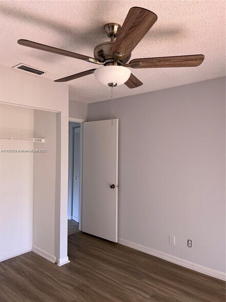 Building Photo - 151 SW 95th Ter