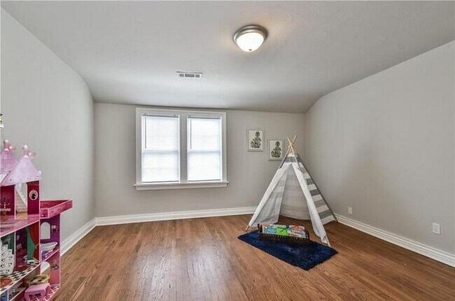 Building Photo - This is where timeless style meets today's conveniences.