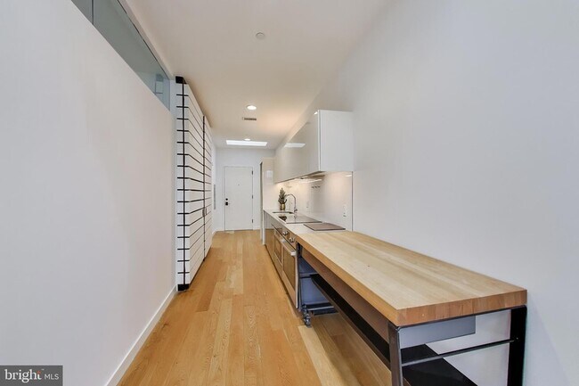 Building Photo - 57 N Street NW Unit UNIT 414