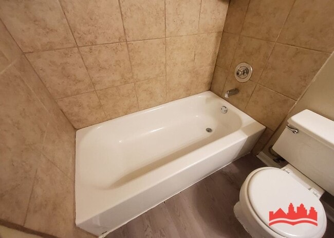 Building Photo - 3902 Ross Rd