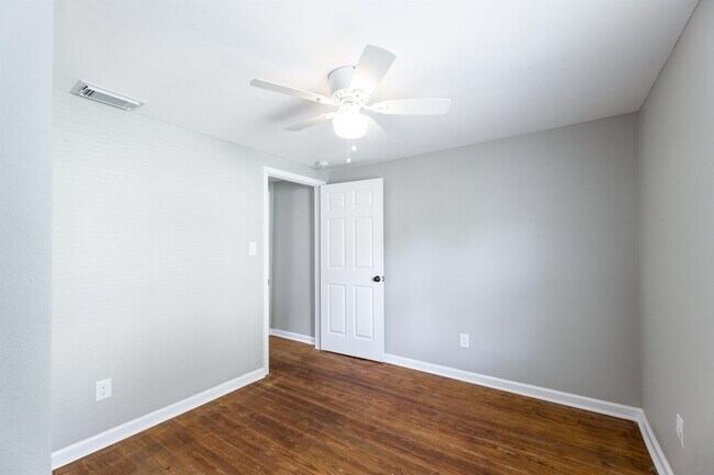 Building Photo - 1505 Brazos St