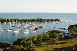 Building Photo - 2843 S Bayshore Dr