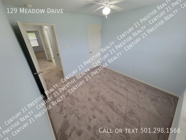 Building Photo - 129 Meadow Dr