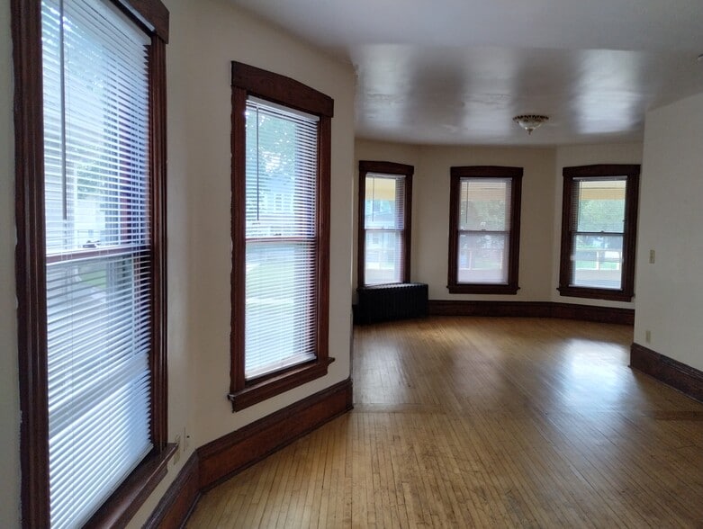Living Room/parlor - 430 W Wilson St