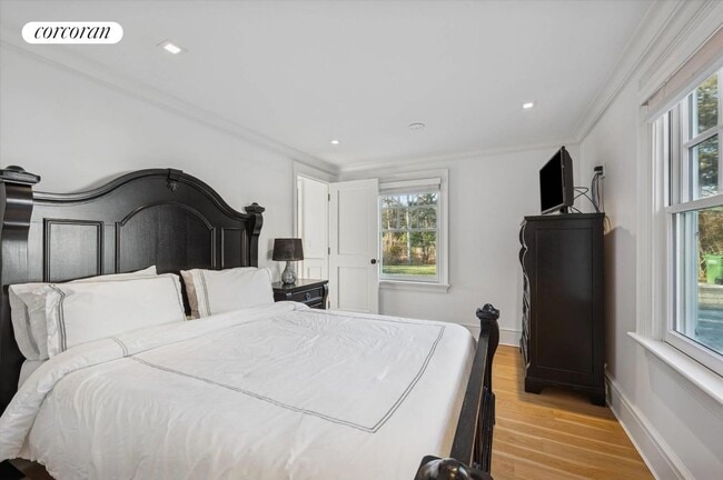 Building Photo - 30 Club Ln