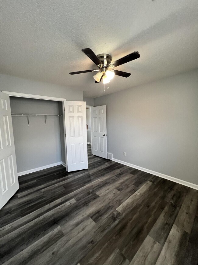 Building Photo - 6847 Kerry Valley Ln