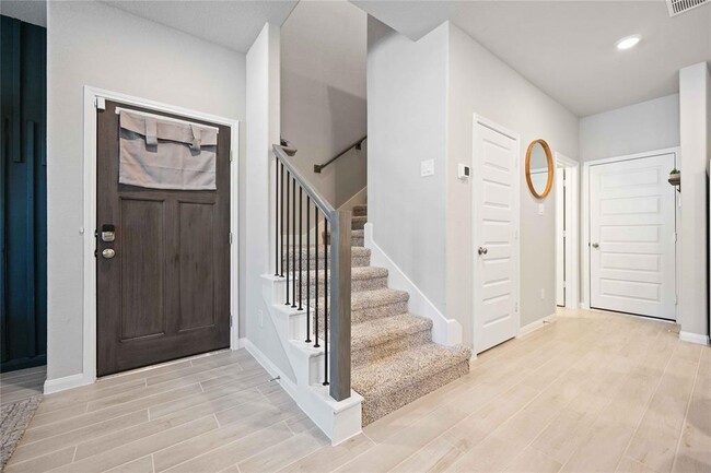 Building Photo - 16106 Oregon Oak Dr