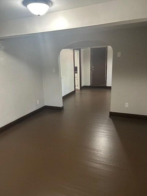 Building Photo - 598 Blaine Ave