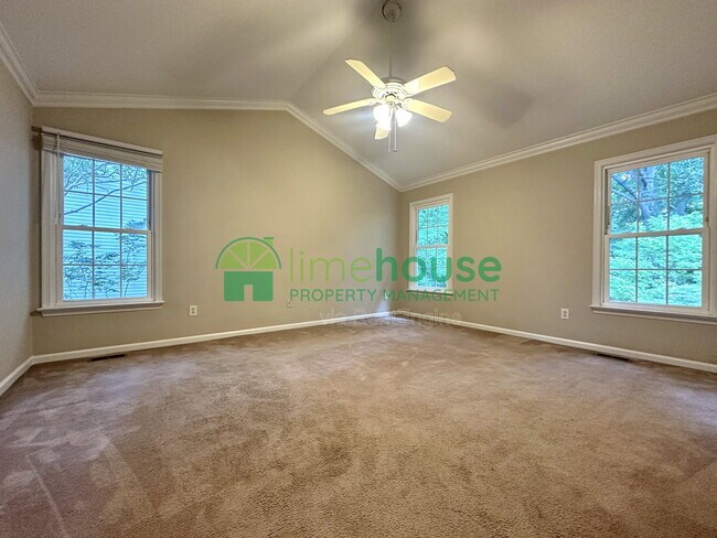 Building Photo - 2849 Crossings Dr