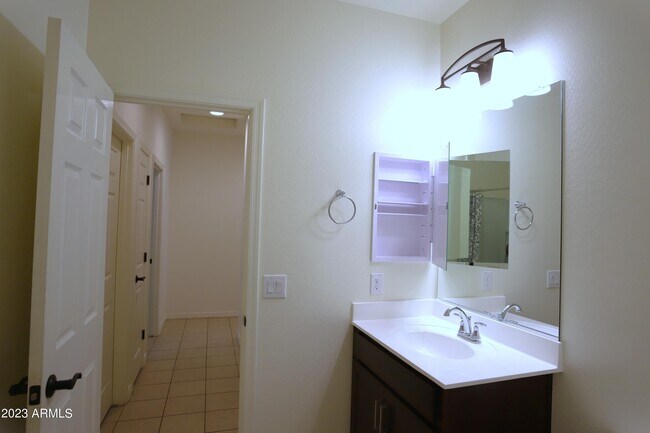 Building Photo - 5719 W Encinas Ln