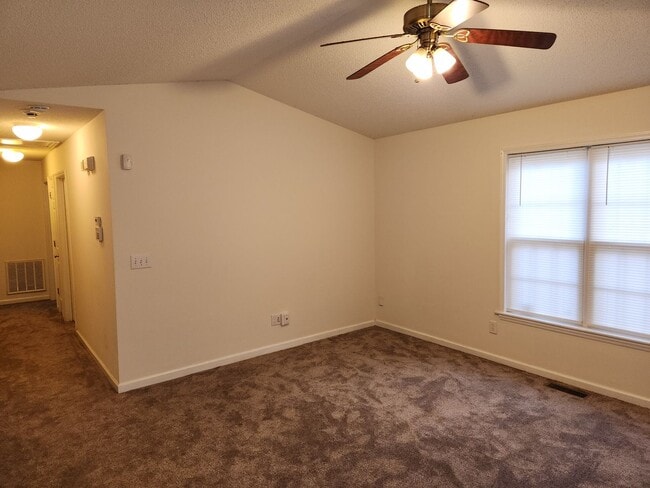 Building Photo - 3 Bedroom 2 Bath for Rent!!!