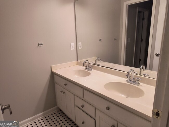 Building Photo - 4003 Rosewood View Dr