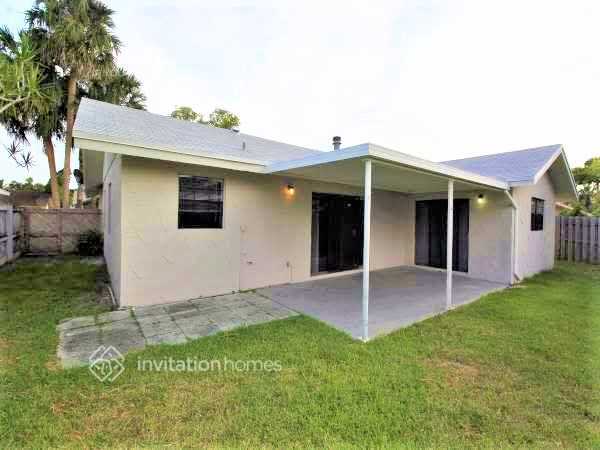 Building Photo - 7519 SW 6th Ct