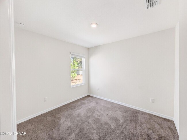 Building Photo - 982 Commons Wy