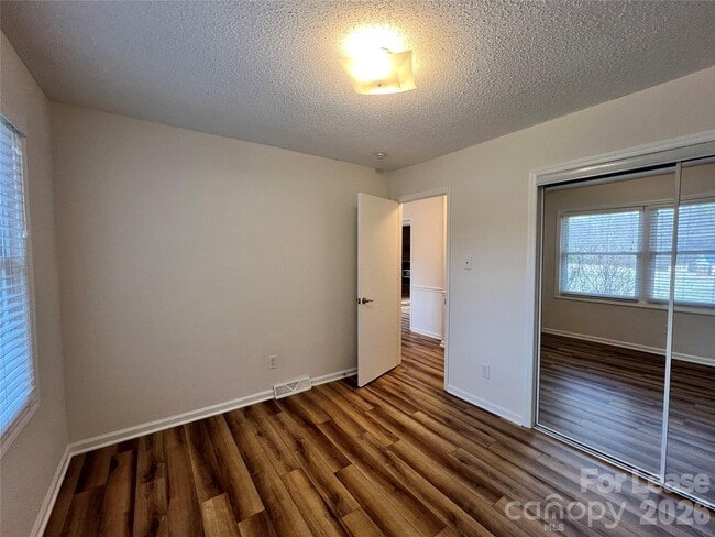 Building Photo - 149 Lytton Farm Rd